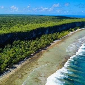 Sailing Makatea - Caves & freediving by Adam