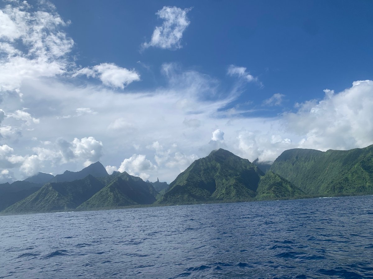 Sailing Teahupo’o - our first shop!, Polinesia Francesa