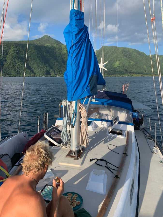 Sailing Teahupo’o - our first shop!, Polinesia Francesa