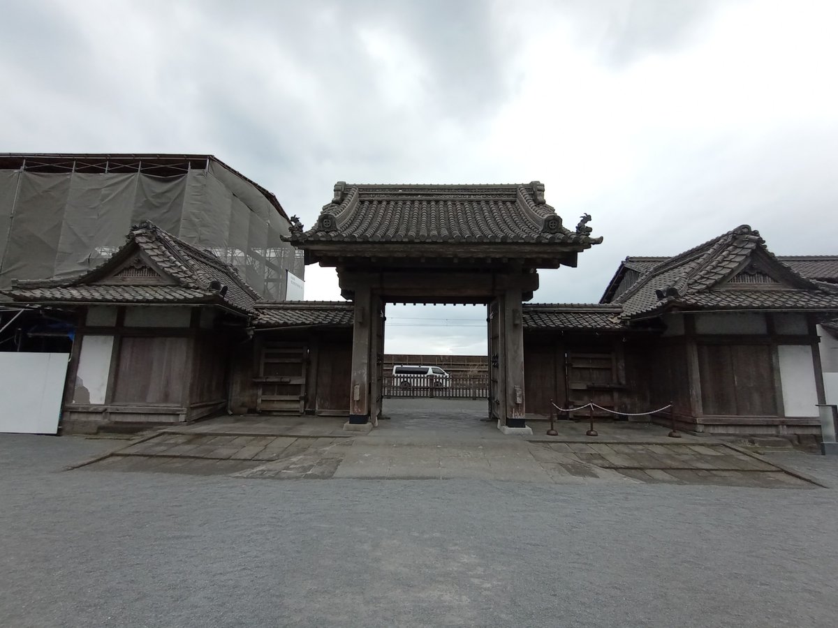 Wall, pottery, huge gift shop, main gate, Giappone