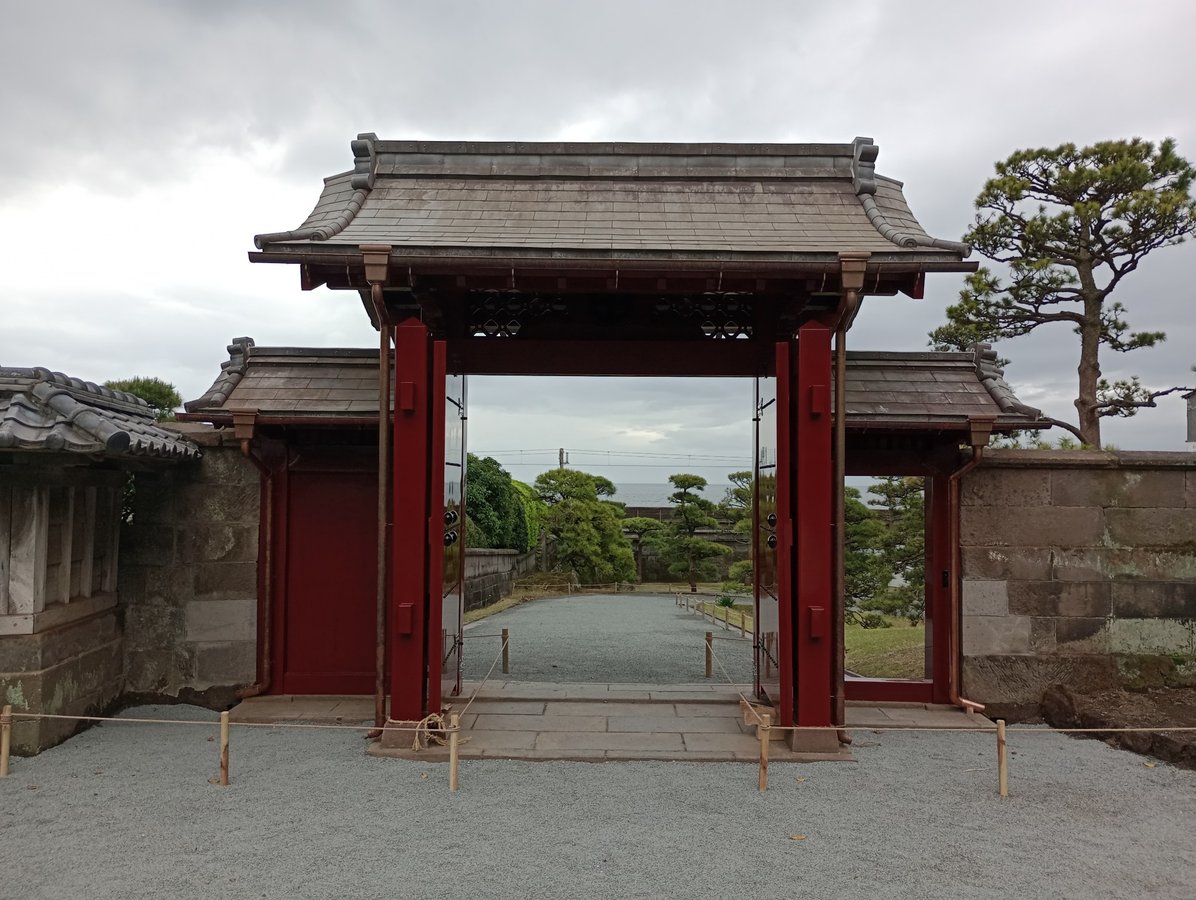 Wall, pottery, huge gift shop, main gate, Japan