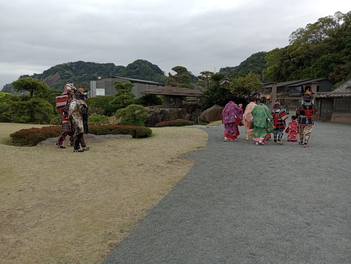 Traditional garb & gardens, Giappone