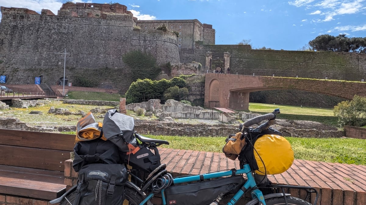 Sarvona Fortress, Italy