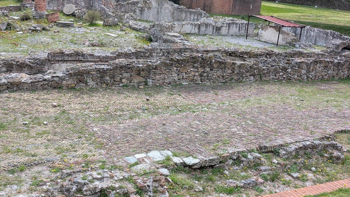 Fortaleza de Sarvona, Italia