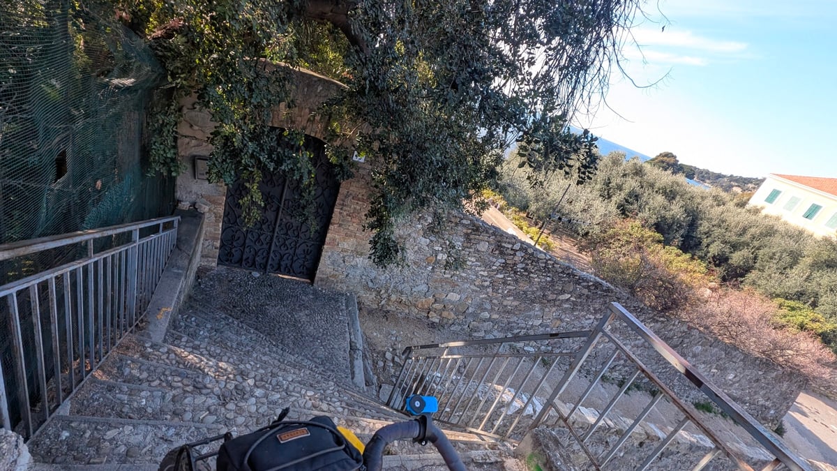 Steps on the EV8, Italy