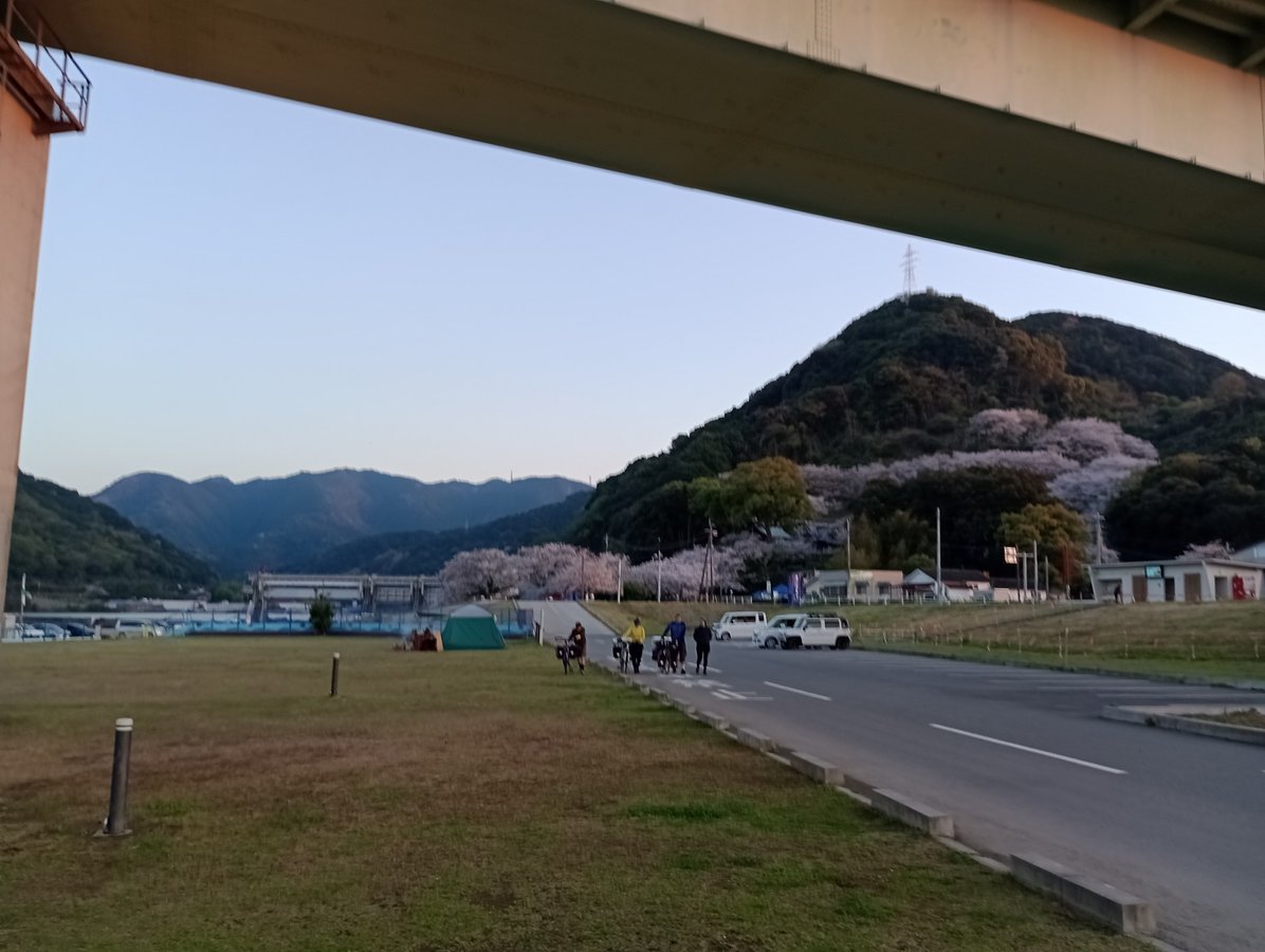 Youhai Hachinoji Park - Free Campsite!, Japan