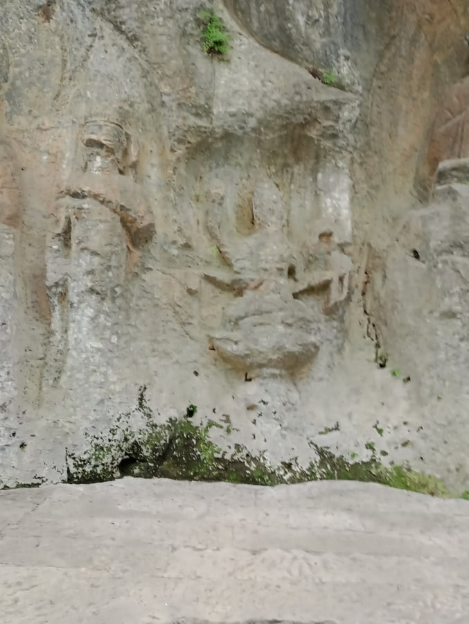 Budas de piedra de Usuki, Japón