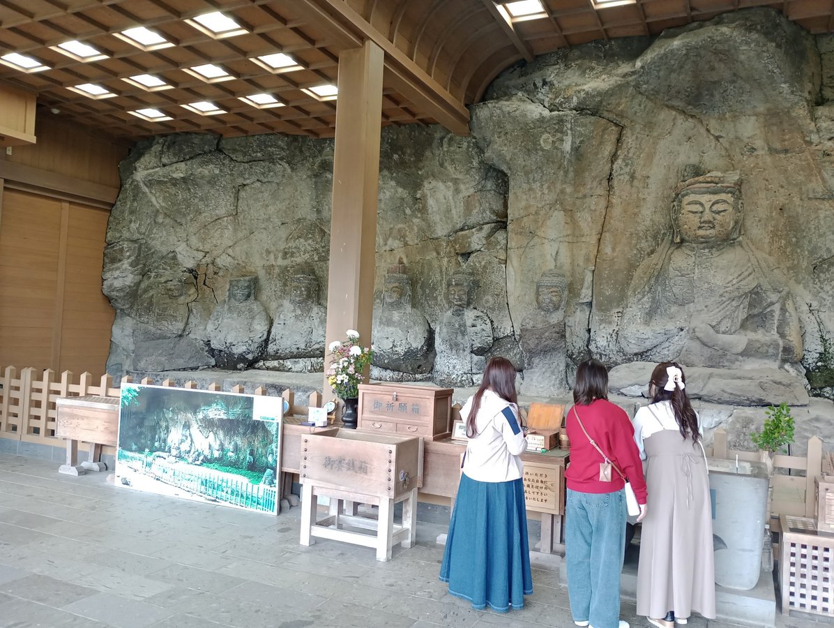 Budas de piedra de Usuki, Japón