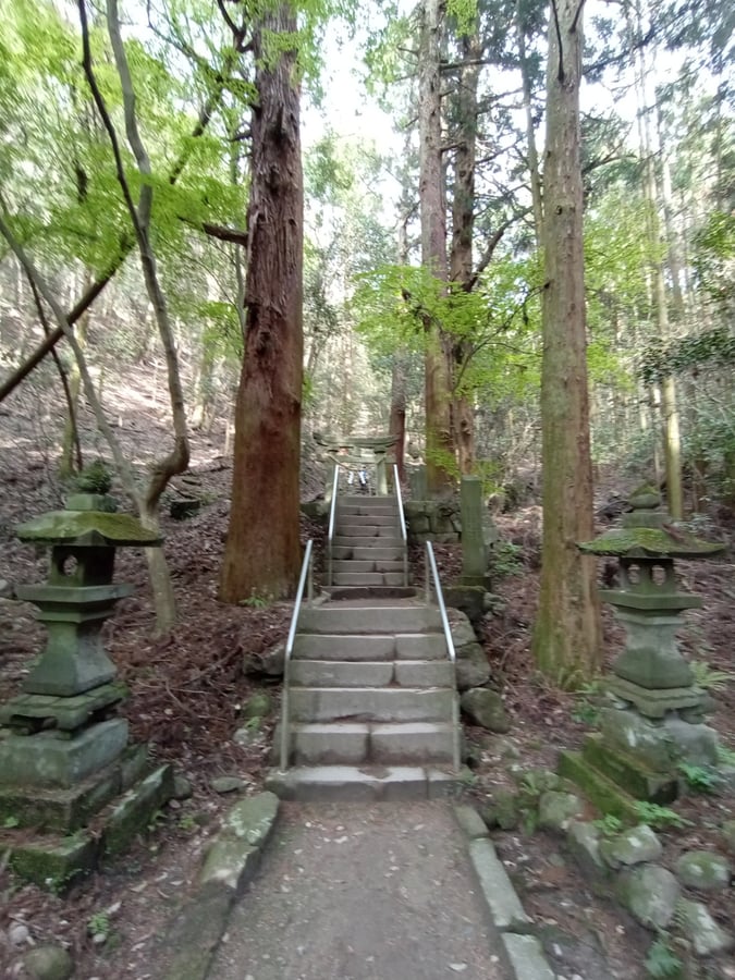 Kumamo Magaibutsu, Japan