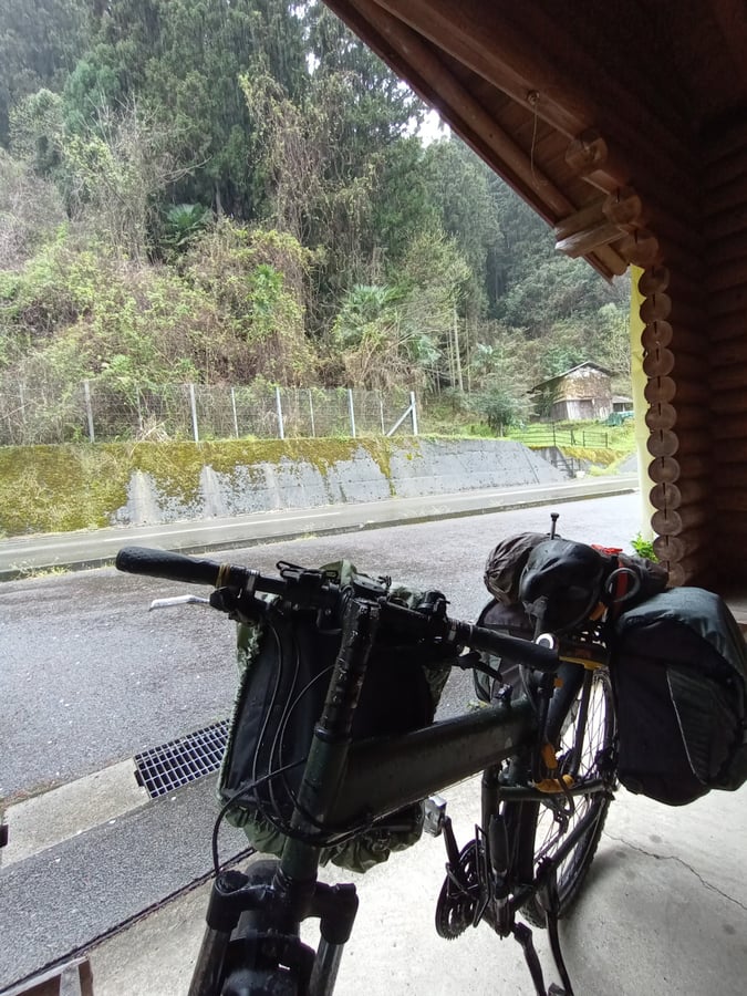 Ein kleiner Unterstand an einer Bushaltestelle!, Japan