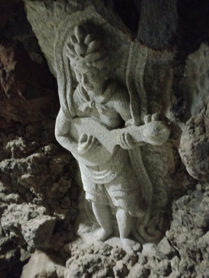 Immer noch in der Höhle, Japan