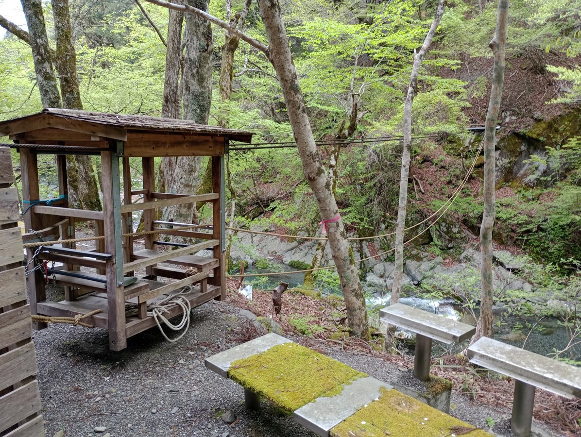 Campeggio con ponti di vite, Giappone