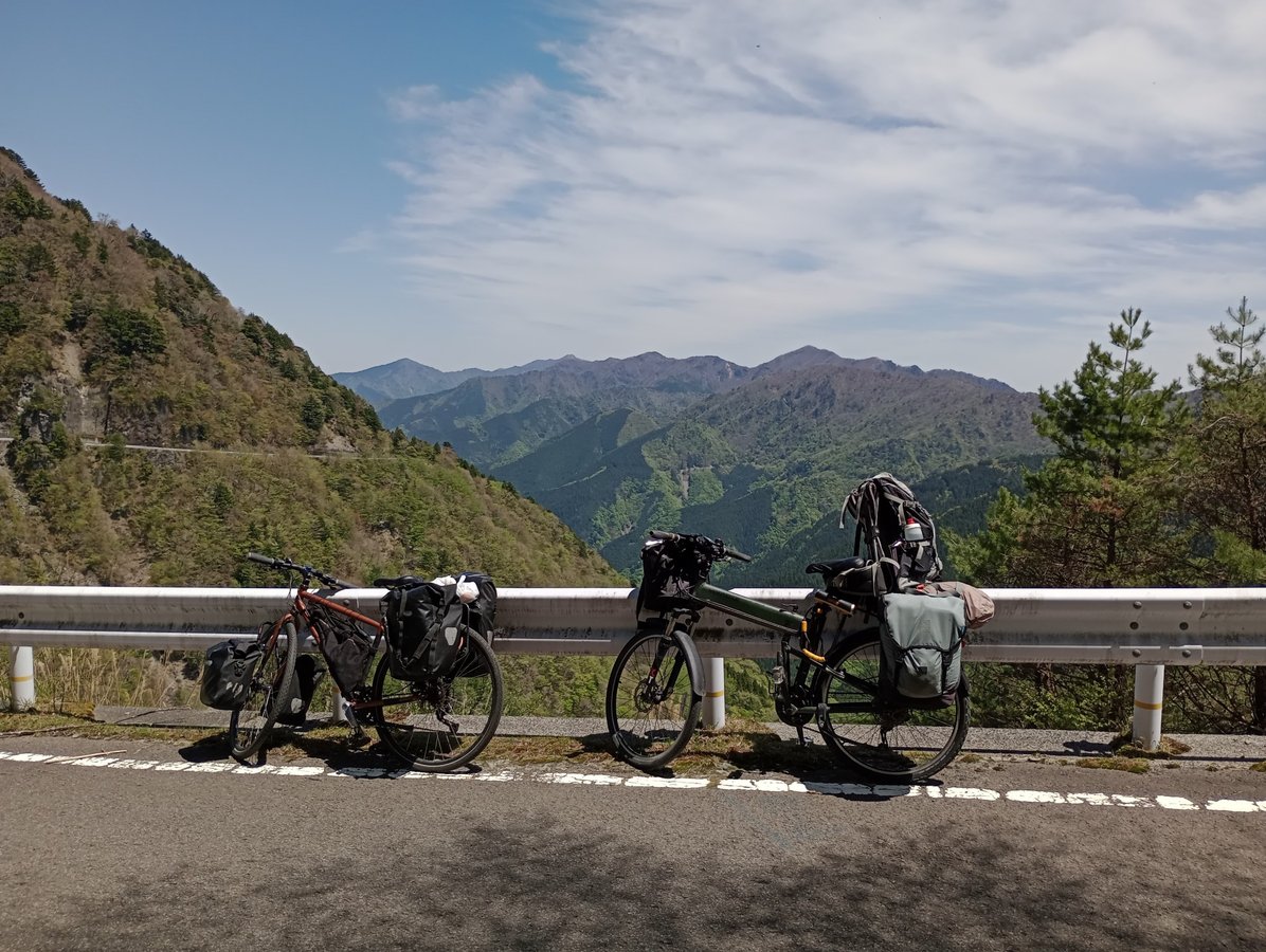 Punto più alto raggiunto in bicicletta: 1425 m, Giappone