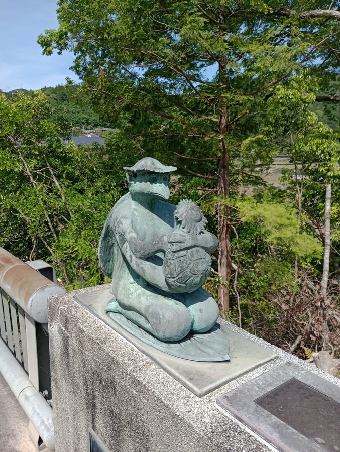 Je n'avais jamais vu cette sculpture de pont auparavant !, Japon