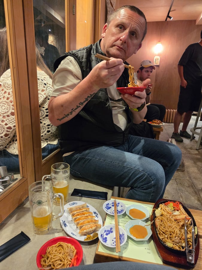 Cena al ristorante Gyoza Kazu, Giappone