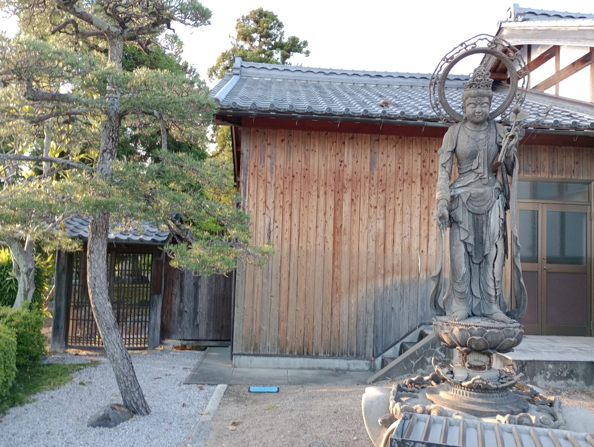 Nagahama Biwako Daibutsu, Japan
