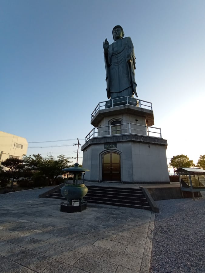 Nagahama Biwako Daibutsu, Japan