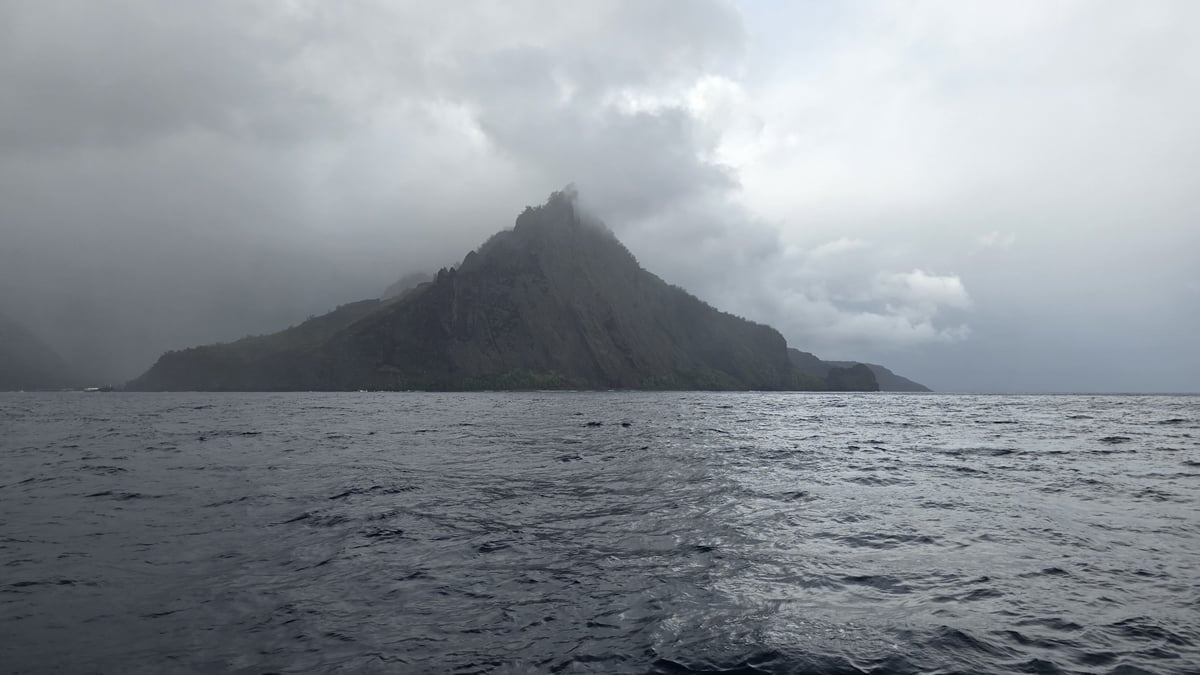Day21: Pacific Crossing. Laaaaaaand, French Polynesia