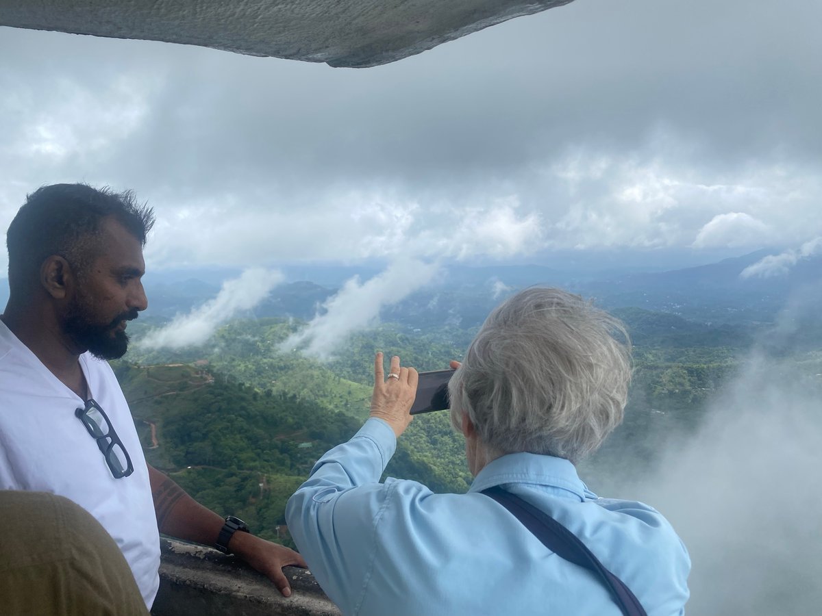 El primer día, el guía dice: "Tengo una idea…", Sri Lanka