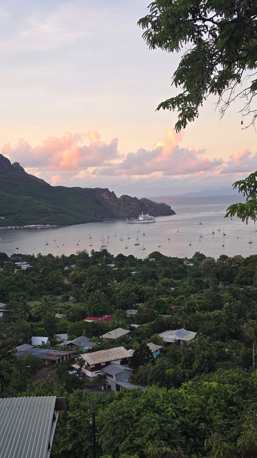 Je vis à Nuku Hiva, dans les montagnes., Polynésie française