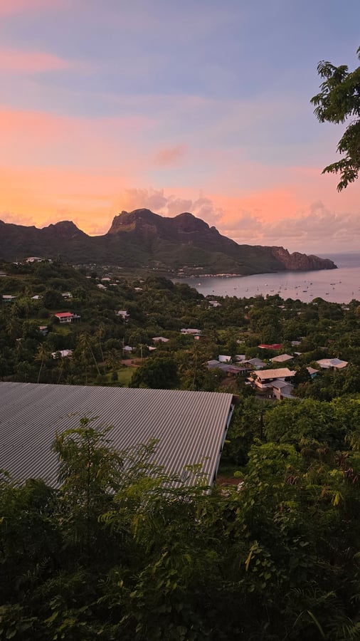 Je vis à Nuku Hiva, dans les montagnes., Polynésie française