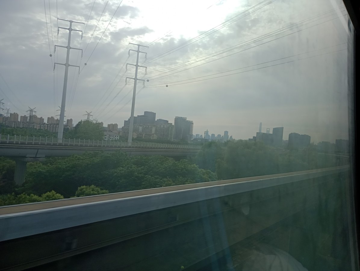 En el tren de levitación magnética, China