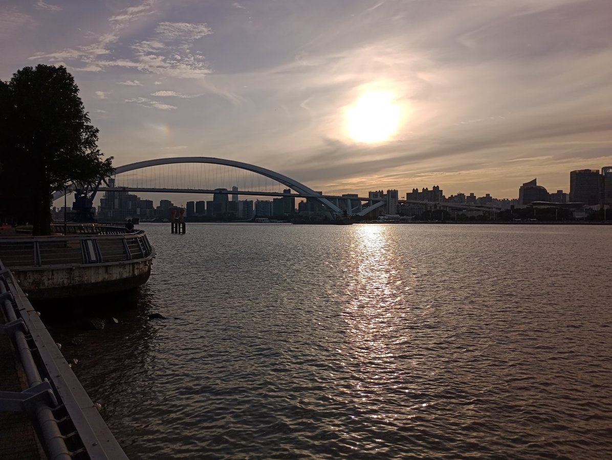 A lo largo del río, China
