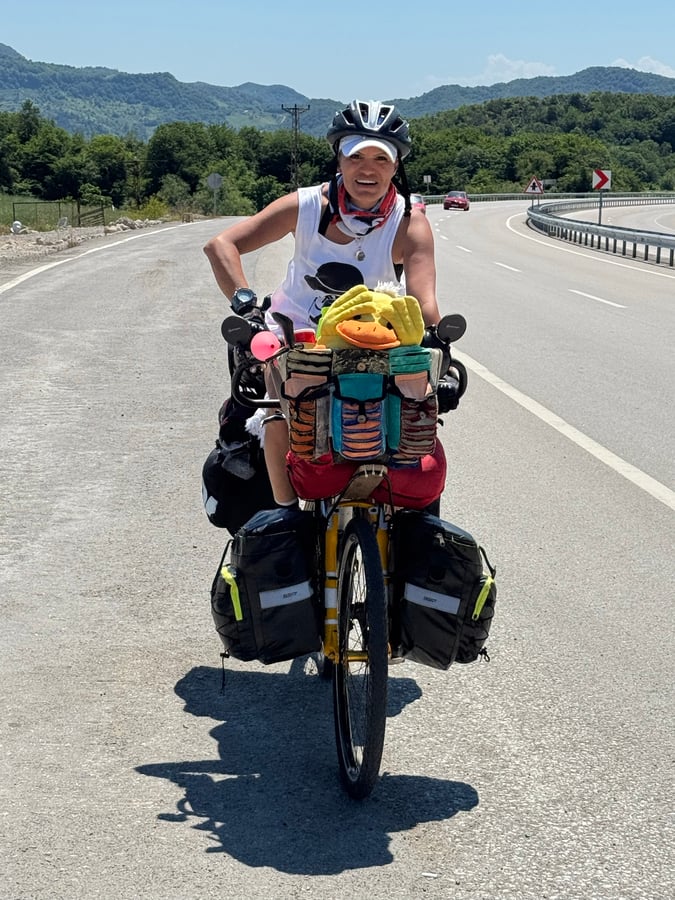 Meeting Buse, a Turkish cyclist, Türkiye