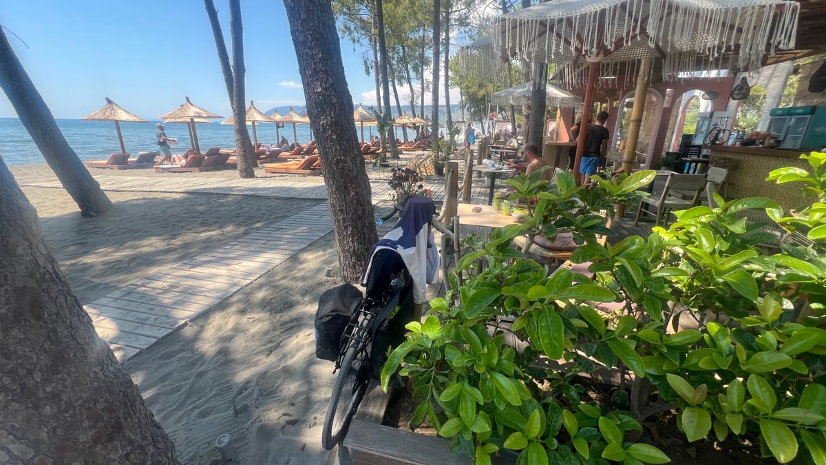 Lunch stop at Lehzë beach, Albania