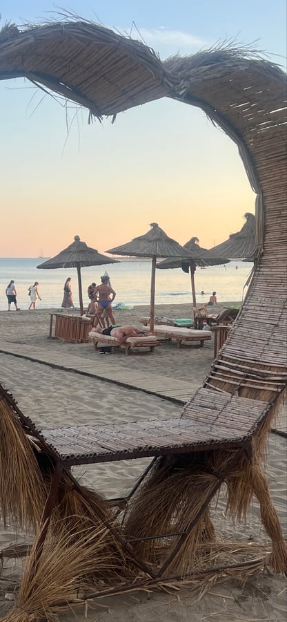 Finish in Durrës, Albania