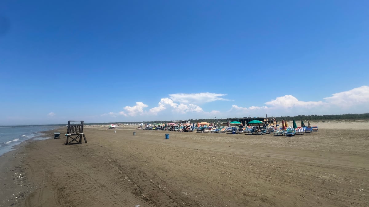 Parada de mediodía, Albania