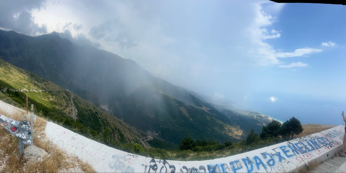 Llegó seco a Himarë, Albania