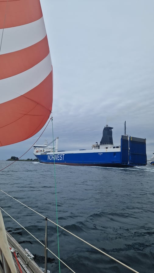 Day 40! Long sail into Hardangerfjord, Norway
