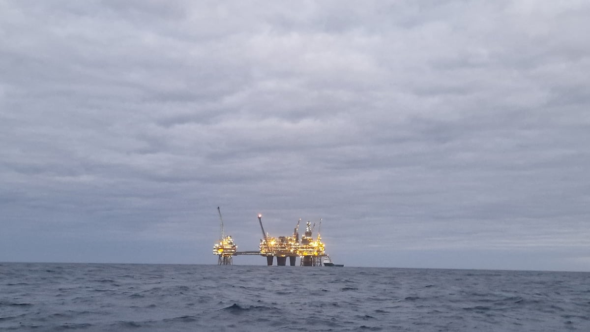 Orange cakes and oil rigs