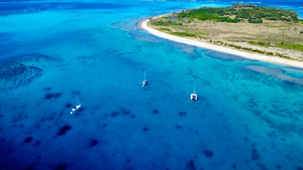 Navegando por Tonga | ¡Encontramos olas!