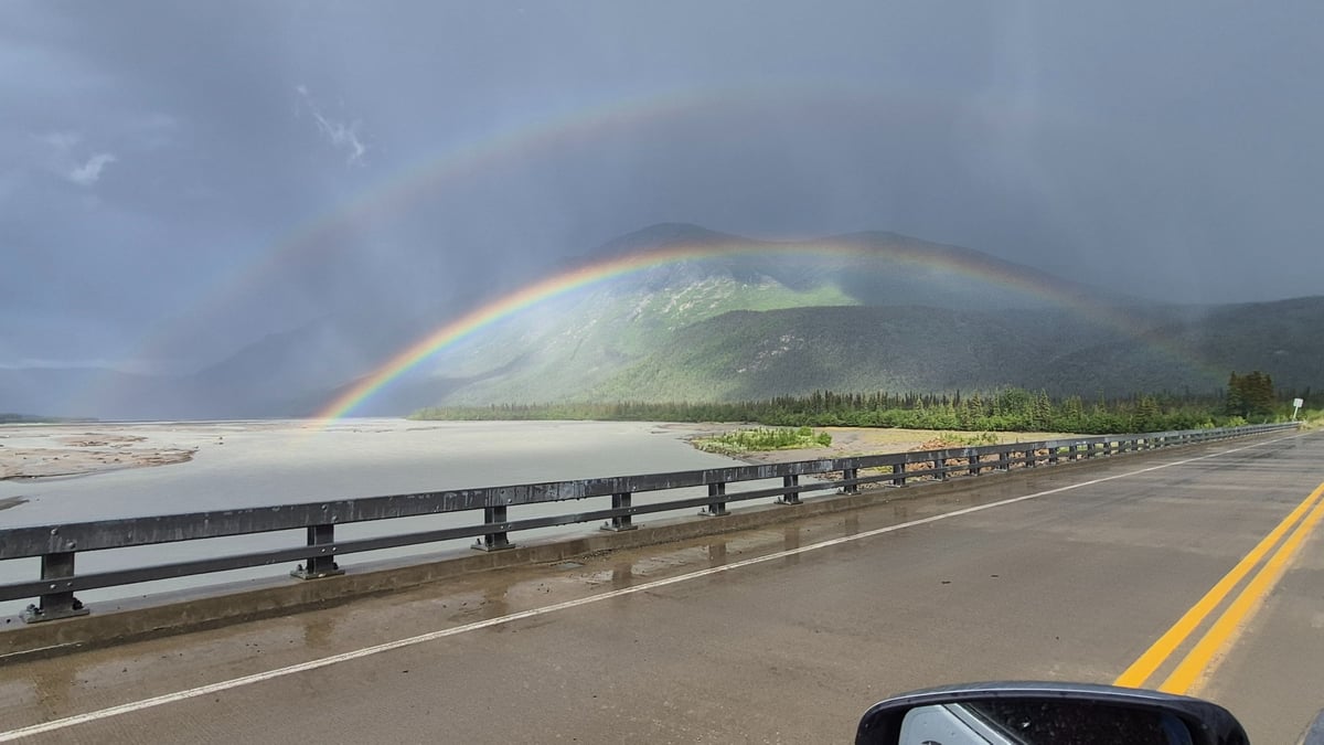 DOUBLE RAINBOW!, Canada