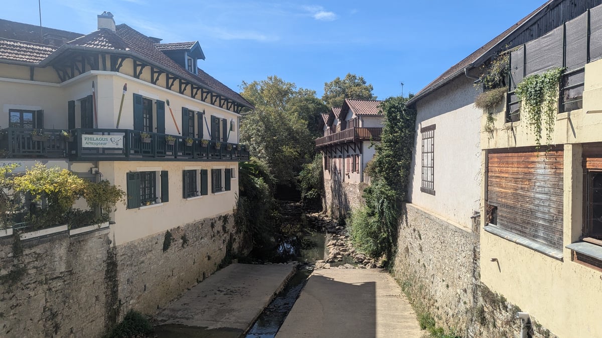 Cena y pueblo, Francia