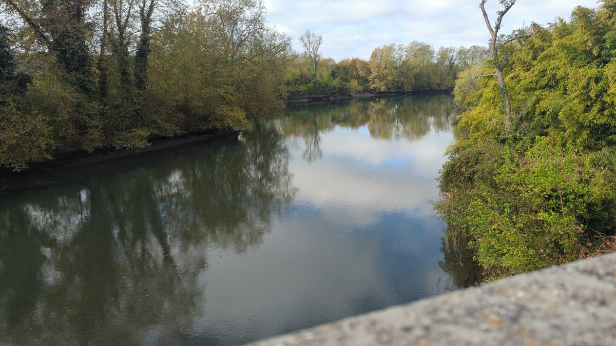 Pau-Fluss, Frankreich