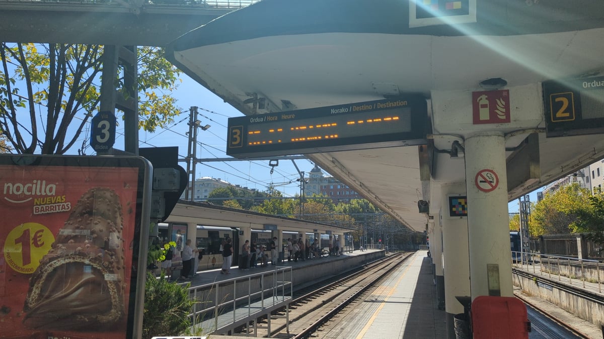 Amara change trains, Spain