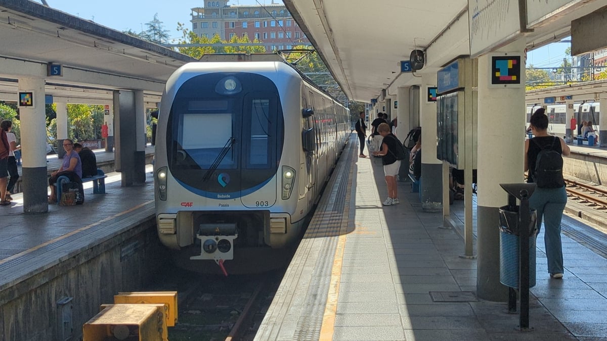 Amara change trains, Spain