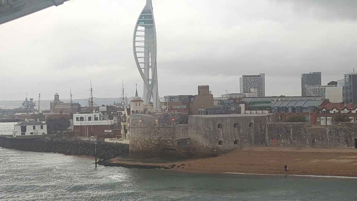 Llegué a Portsmouth., Inglaterra