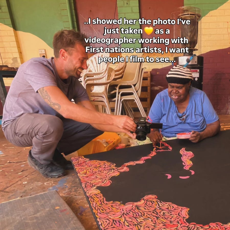 Volunteering Art center, Australia