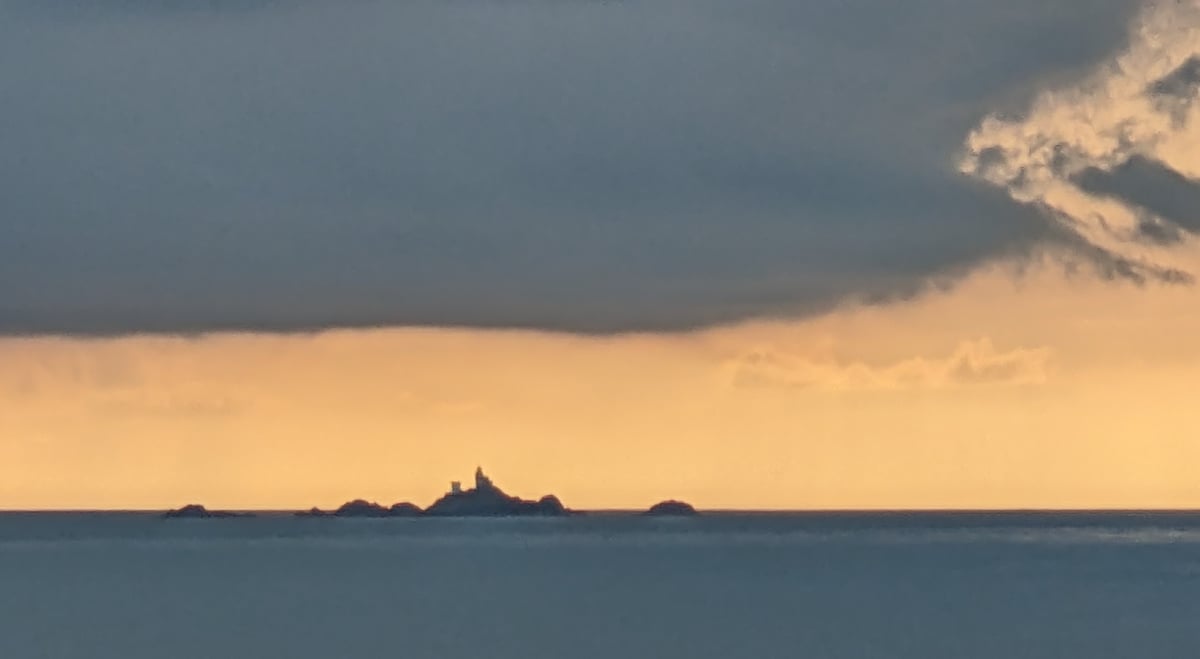 Wolken über Les Casquets
