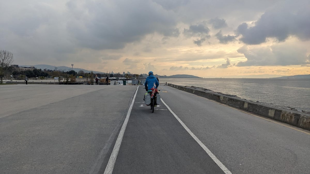 On The Move And Happy, Türkiye