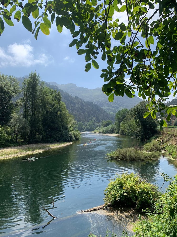 Exploring The Mountains, Spanje