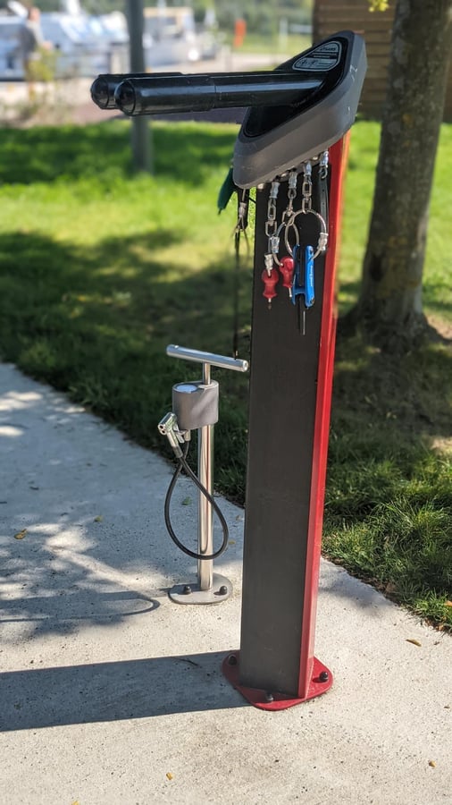 Public Bike Pump & Tools, France