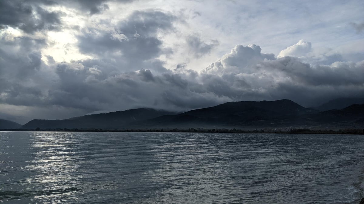 Rain & Wind, Greece