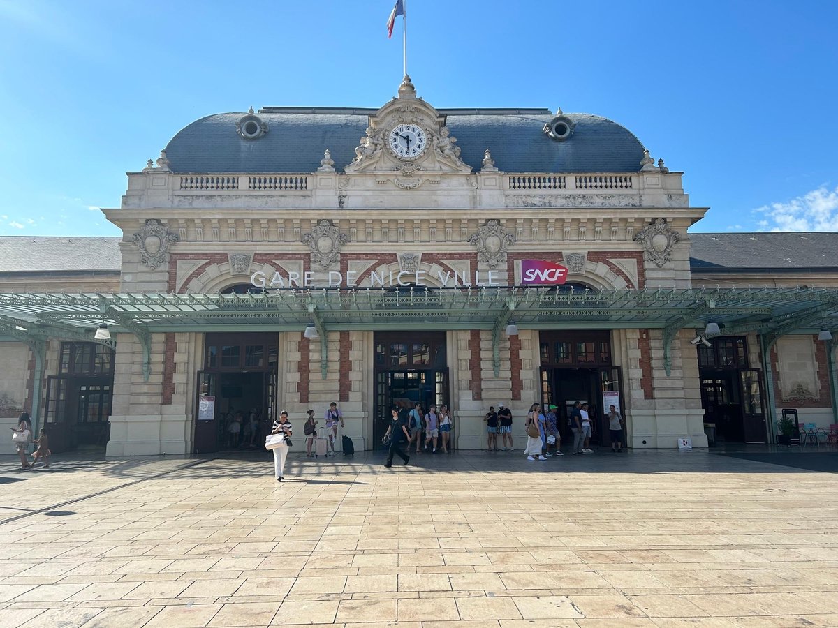 Gita serale a Nizza, Francia