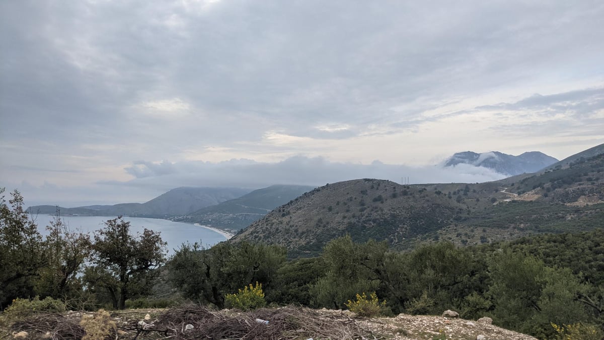 Bogen, Albanien